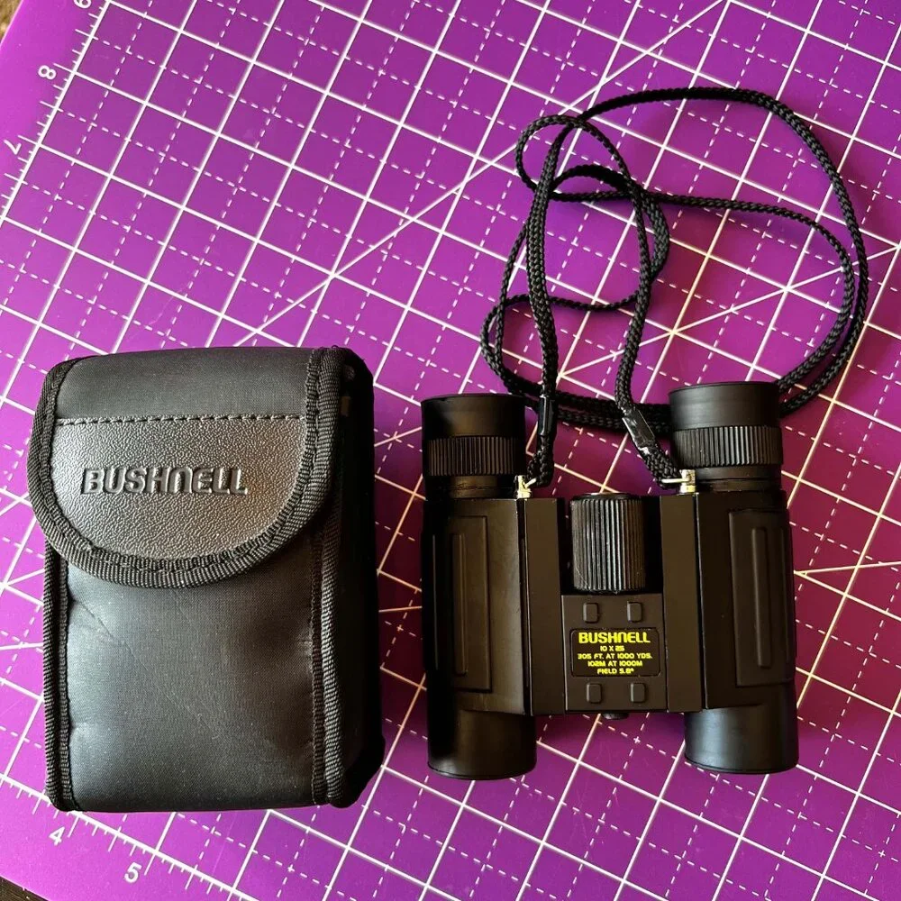 Vintage Bushnell 10x25 Binoculars 13-1027 w/case LIKE NEW!